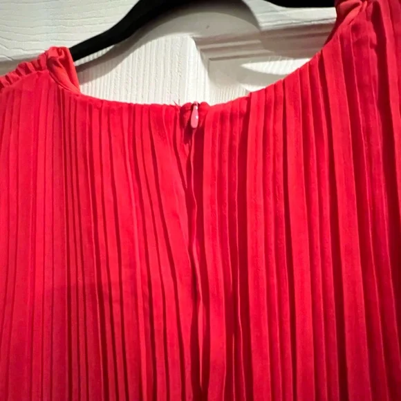 Boohoo Size 20 red dress, fits like a size 18. Worn once for 2 hours. - Picture 2 of 14
